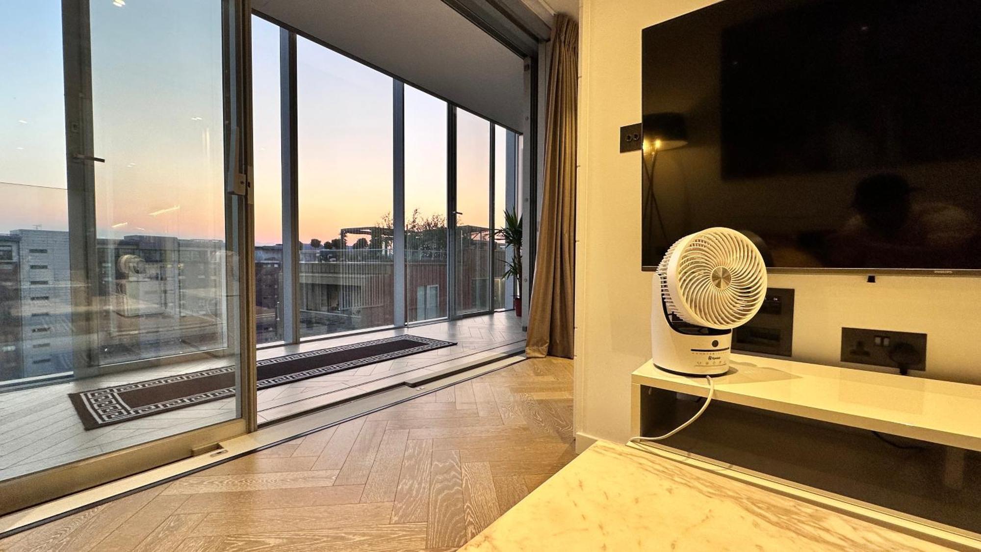 Battersea Power Station - Winter Garden Balcony & 1Gb Wifi - Luxurylondonstays מראה חיצוני תמונה